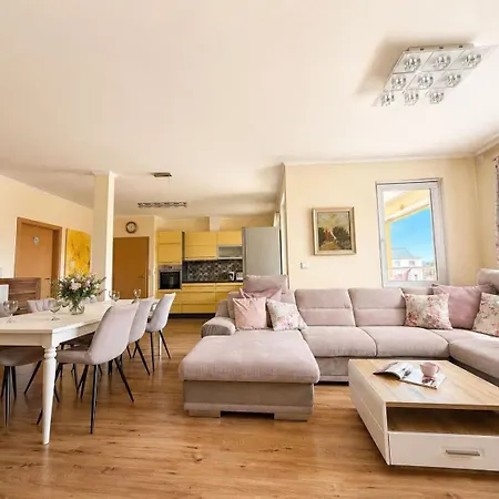 Apartment Family - Sunny Terrace - 3 Bedrooms - Ac *