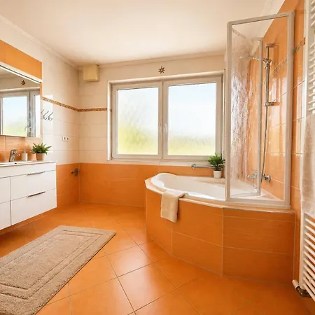Family - Sunny Terrace - 3 Bedrooms - Ac