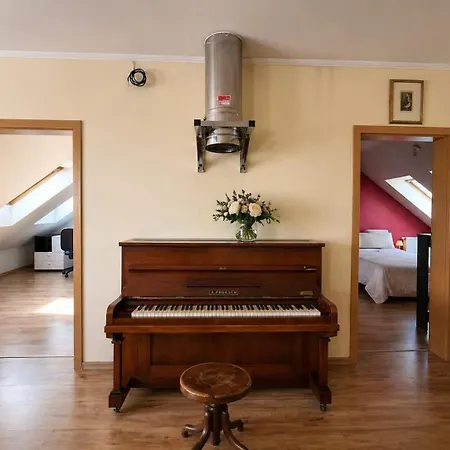 Family - Sunny Terrace - 3 Bedrooms - Ac