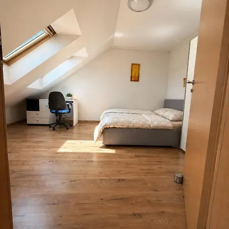 Family - Sunny Terrace - 3 Bedrooms - Ac Apartment *